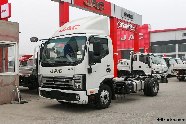 JAC Shuailing S7 160 ch 4X2(6 roues) 4,18 m cabine simple camion léger à ridelles (China VI) Extérieur (3) | 86Trucks