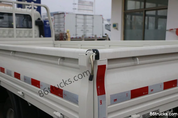 Foton Xiaoyun W3 95hp 4X2(6 wheels) 3.85m Single Row Stake Mini Truck (China VI) Body (3) | 86Trucks