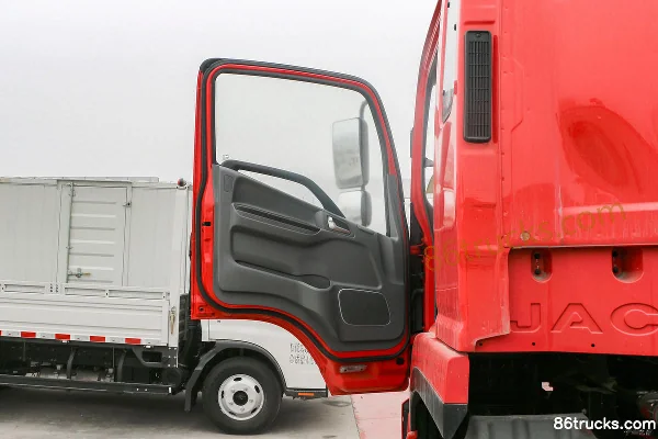 JAC Dewos Q9 220hp 4X2(6 wheels) 5.48m Cage Cargo Truck Cab (1) | 86Trucks
