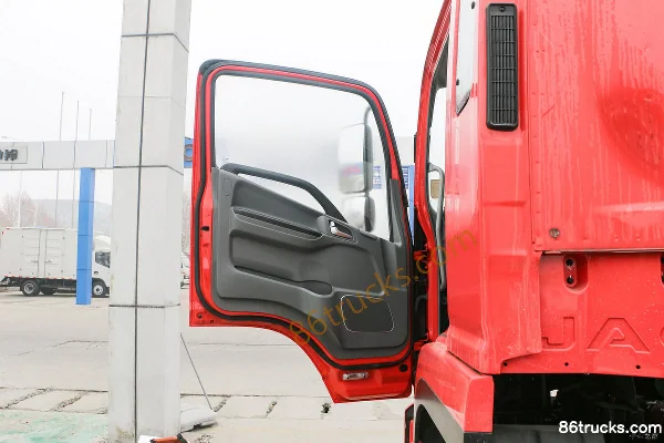 JAC Dewos Q9 195 ch 4X2(6 roues) 5,48 m camion porteur à grille (China VI) Cabine (1) | 86Trucks