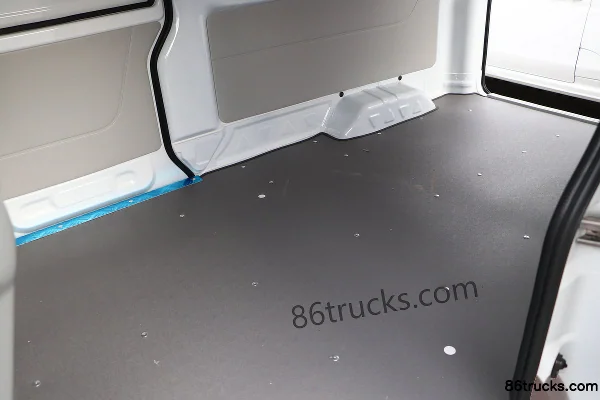 SRM Xinyuan New Haishi EV 4.5m Pure Electric Multi-Purpose Passenger Vehicle 40.55kWh Cargo Box (1) | 86Trucks