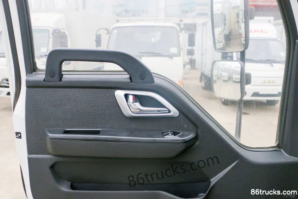 JAC Kangling J3 Deluxe 95hp 4X2(6 wheels) 3.33m Single-row Van Light Truck (China VI) Cab (2) | 86Trucks