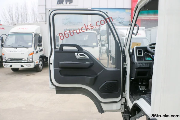 JAC Kangling J3 Deluxe 95hp 4X2(6 wheels) 3.33m Single-row Van Light Truck (China VI) Cab (1) | 86Trucks