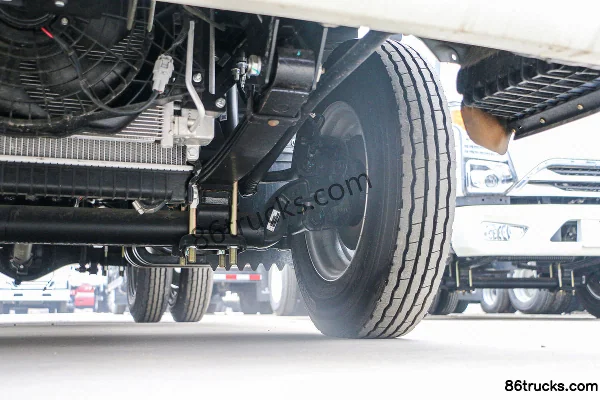 JAC Kangling J3 Deluxe 95hp 4X2(6 wheels) 3.33m Single-row Van Light Truck (China VI) Chassis (3) | 86Trucks