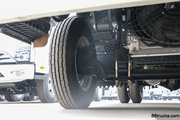 JAC Kangling J3 Deluxe 95hp 4X2(6 wheels) 3.33m Single-row Van Light Truck (China VI) Chassis (2) | 86Trucks