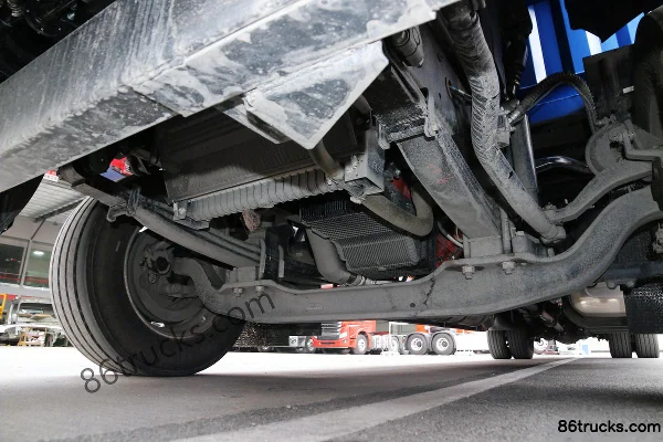 JAC Gallop A5L camion porteur 220 ch 4X2(6 roues) 10 m carrosserie fourgon (rapport de pont 4.333) Châssis (2) | 86Trucks