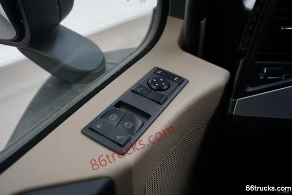 Mercedes-Benz Actros Heavy Truck Premium Edition 530 hp 6X4(10 wheels) AMT Automatic Tractor Truck (China VI) Cab (3) | 86Trucks