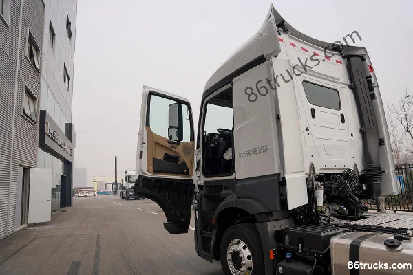 Mercedes-Benz Actros Heavy Truck Premium Edition 530 hp 6X4(10 wheels) AMT Automatic Tractor Truck (China VI) Cab (1) | 86Trucks