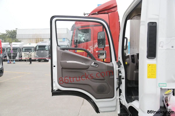 Foton Auman Oumake Zhilan 4.5T 4.17m Single Row Pure Electric Cargo Truck with Cage 100.27kWh 4X2(6 wheels) Interior (1) | 86Trucks
