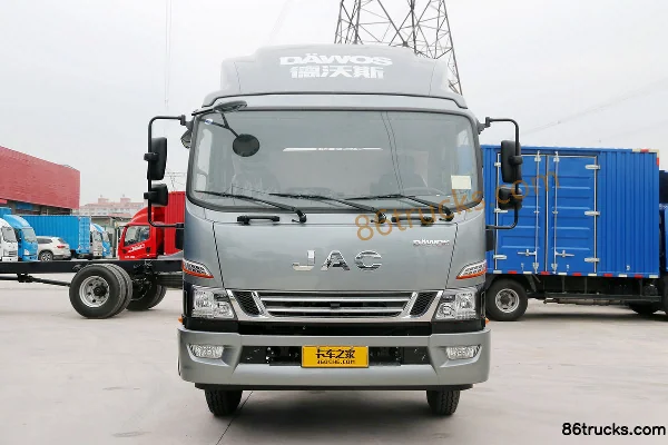 JAC Dewos V8 184 hp 4X2(6 wheels) 5.48m Sleeper Cab Stake Truck Exterior (2) | 86Trucks