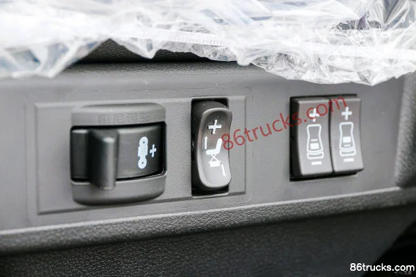 JAC Dewos V8 184 hp 4X2(6 wheels) 5.48m Sleeper Cab Stake Truck (3) | 86Trucks