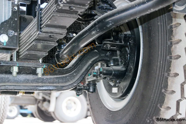 JAC Dewos V8 184 hp 4X2(6 wheels) 5.48m Sleeper Cab Stake Truck Chassis (3) | 86Trucks
