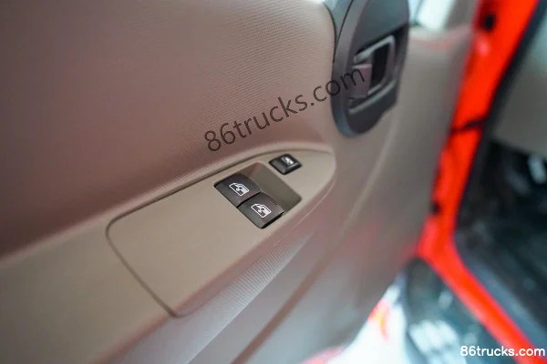 Dongfeng Kaipute K6-N Zhiyue Edition 120 hp 4X2(6 wheels) 4.17m single-row flatbed light truck (Beijing VI) Cab (2) | 86Trucks