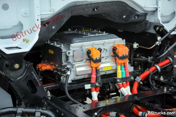 Dongfeng HV3E 4.5T 4.2m Single Row Pure Electric Panel Light Truck 81.14kWh 4X2(6 wheels) Chassis (2) | 86Trucks