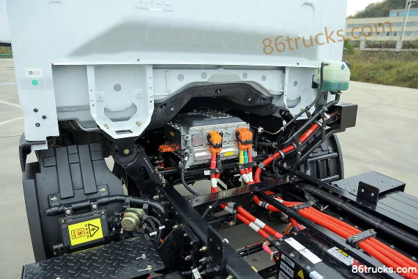 Dongfeng HV3E 4.5T 4.2m Single Row Pure Electric Panel Light Truck 81.14kWh 4X2(6 wheels) Chassis (1) | 86Trucks