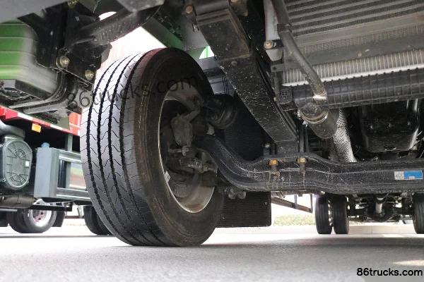 SHACMAN Commercial Vehicle Xuande Wing 6 Standard Load Edition 240hp 4X2(6 wheels) 6.75m Van Cargo Truck (China VI) Chassis (2) | 86Trucks