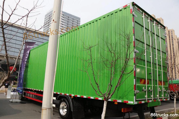 SHACMAN Commercial Vehicle Xuande Wing 6 Standard Load Edition 240hp 4X2(6 wheels) 6.75m Van Cargo Truck (China VI) Body (1) | 86Trucks
