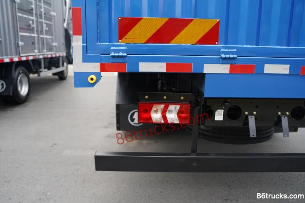 SHACMAN Commercial Vehicle Xuande X9 Standard Load 150hp 4X2(6 wheels) 3.82m Crew Cab Flatbed Light Truck (China VI) Body (3) | 86Trucks