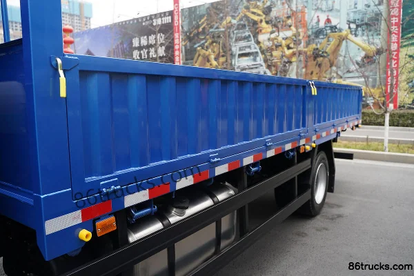 SHACMAN Commercial Vehicle Xuande X9 Standard Load 150hp 4X2(6 wheels) 3.82m Crew Cab Flatbed Light Truck (China VI) Body (1) | 86Trucks