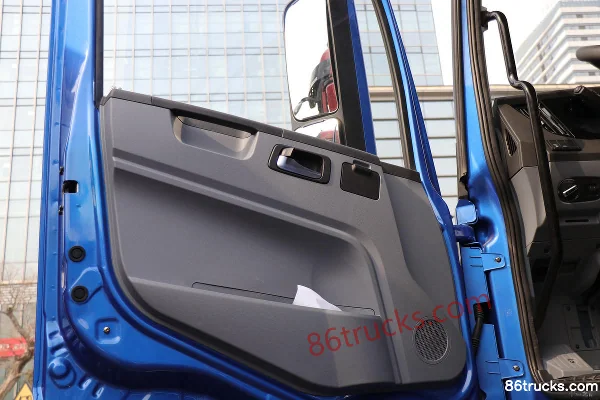 SHACMAN Commercial Vehicle Xuande Yi3L Intercity Edition 490hp 6X4(10 wheels) tractor truck (China VI) Cab (2) | 86Trucks
