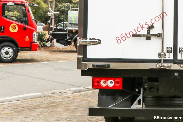 Foton Times Leading H2 115 hp 4X2(6 wheels) 4.08m Refrigerated Truck Body (3) | 86Trucks