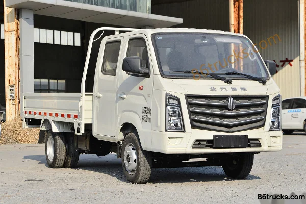 BAIC Ruixiang Boteng M3 1.6L 122 hp 4X2(6 wheels) Gasoline 2.7m Double Row Stake Micro Truck Exterior