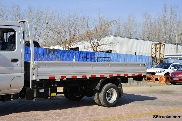 Dongfeng T3 (anciennement Xiaobawang W) 1,5 L 110 ch 4X2(6 roues) essence camion plateau monoplace 3,3 m Carrosserie (1) | 86Trucks
