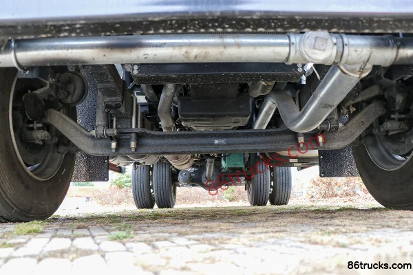 Foton Forland ES7 200hp 4X2(6 wheels) Water Sprinkler Truck (Zong'ang Brand) Chassis (1) | 86Trucks