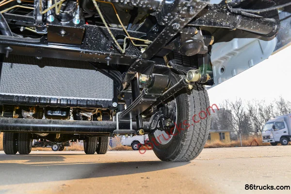 Dongfeng Xiaobawang W17 2.0L 133 hp 4X2(6 wheels) Gasoline 4.05m Single-row Van Light Truck (China VI) (Wide Track) Chassis (3) | 86Trucks