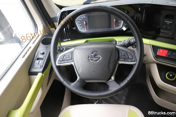 Dongfeng Liuqi Chenglong H5V 6X4(10 wheels) Swappable/Charging Pure Electric Tractor Truck 281.91kWh Cab (3) | 86Trucks