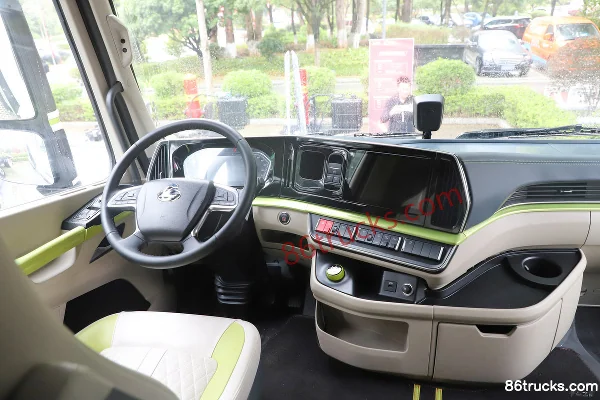 Dongfeng Liuqi Chenglong H5V 6X4(10 wheels) Swappable/Charging Pure Electric Tractor Truck 281.91kWh Cab (2) | 86Trucks