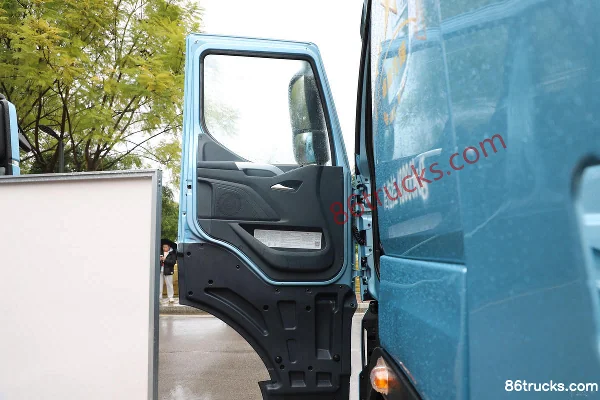 Dongfeng Liuqi Chenglong H7 Heavy Truck Land Route Edition 600hp 6X4(10 wheels) AMT Automatic Tractor Truck (Eaton) (Hydraulic Retarder) Cab