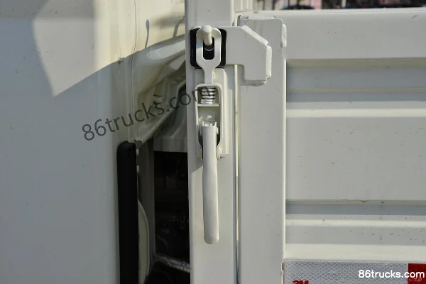 BAIC Ruixiang Boteng M3 Standard 123hp 4X2(6 wheels) 3.31m Single Row Flatbed Mini Truck Body (2) | 86Trucks