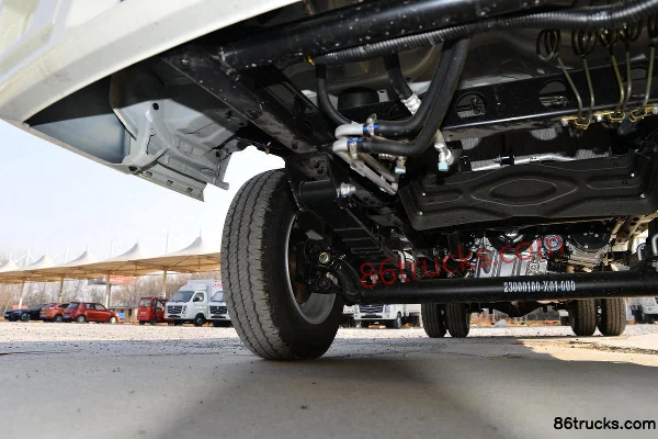 BAIC Ruixiang Boteng M3 Comfort 123hp 4X2(6 wheels) 3.71m single-row stake truck Chassis (2) | 86Trucks