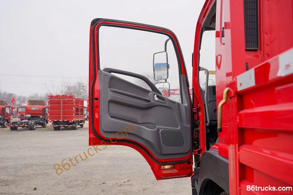 JAC Dewos V8 Big Taurus Mini 170hp 4X2(6 wheels) 5.48m semi-panel cargo truck (China VI) Cab (1) | 86Trucks
