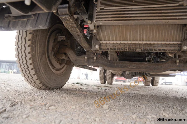 JAC Dewos V8 Big Taurus Mini 170hp 4X2(6 wheels) 5.48m semi-panel cargo truck (China VI) Chassis (2) | 86Trucks