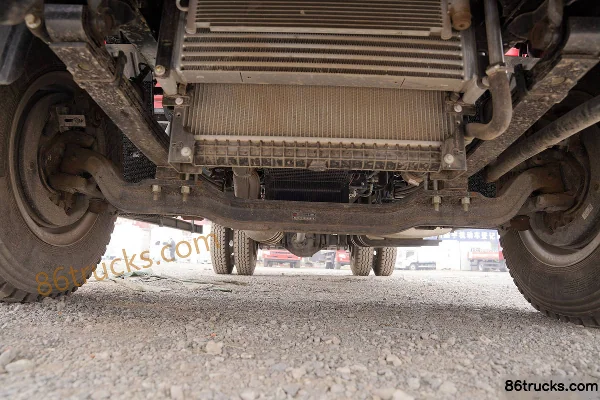 JAC Dewos V8 Big Taurus Mini 170hp 4X2(6 wheels) 5.48m semi-panel cargo truck (China VI) Chassis (1) | 86Trucks