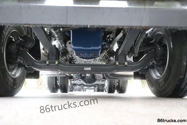 Dongfeng Liuqi Chenglong H5 camion lourd 245 ch 4X2(6 roues) tracteur routier Châssis (1) | 86Trucks