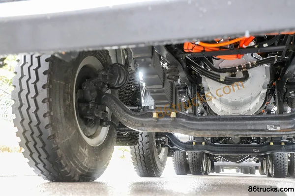 Dongfeng Liuqi Chenglong H5 8X4(12 wheels) Electric Concrete Mixer Truck 281.91kWh Chassis (2) | 86Trucks