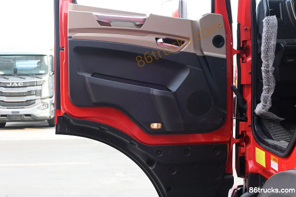 JAC Gallop A5L Heavy Truck 220hp 4X2(6 wheels) 9.61m Van Cargo Truck Cab (3) | 86Trucks