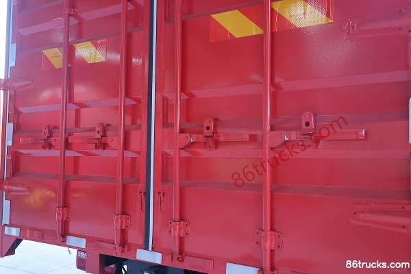 JAC Gallop A5L Heavy Truck 220hp 4X2(6 wheels) 9.61m Van Cargo Truck Body (3) | 86Trucks