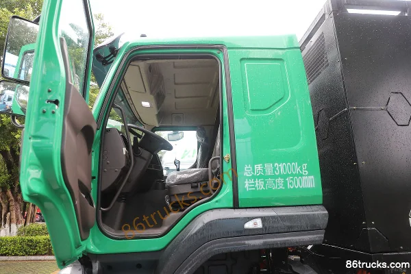 Dongfeng Liuqi Chenglong H5 Heavy Truck Long Range Version 8X4(12 wheels) 7.8m Battery Swap Pure Electric Dump Truck 350kWh Cab (2) | 86Truc