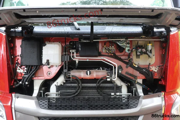Dongfeng Chenglong H7 Heavy Truck 500hp 6X4(10 wheels) CNG Automatic Tractor Truck (Hydraulic Retarder) Chassis (3) | 86Trucks