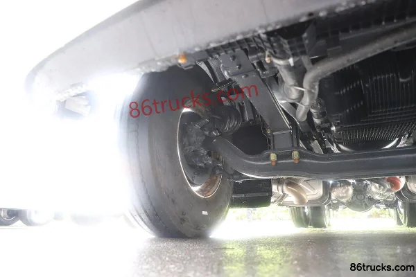 Dongfeng Liuqi Chenglong T7 560hp 6X4(10 wheels) AMT Automatic Tractor Truck (China VI) (with Hydraulic Retarder) Chassis (2) | 86Trucks