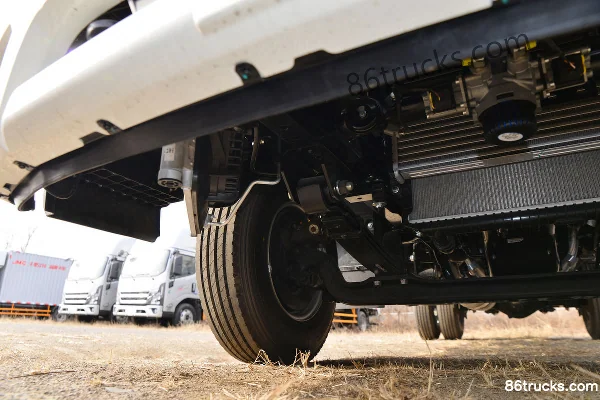 JMC Kaiyun+ Medium Body 129 hp 4X2(6 wheels) 4.2m Single Row Van Light Truck (China VI) Chassis (2) | 86Trucks