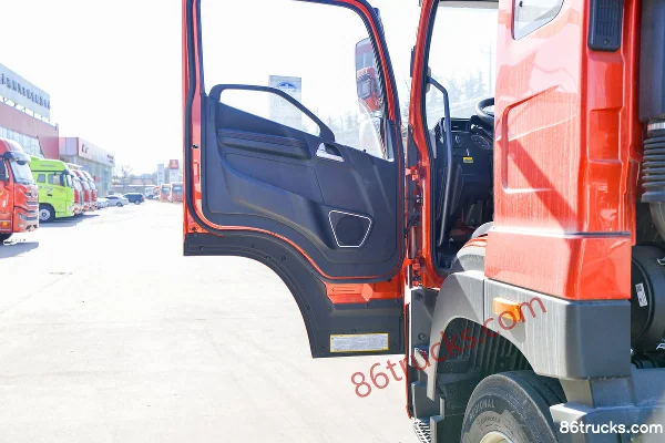 FAW Jiefang Qingdao JK6 camion moyen 220 ch 4X2(6 roues) 6,8 m camion porteur plateau (rapport 4,333) Cabine (2) | 86Trucks