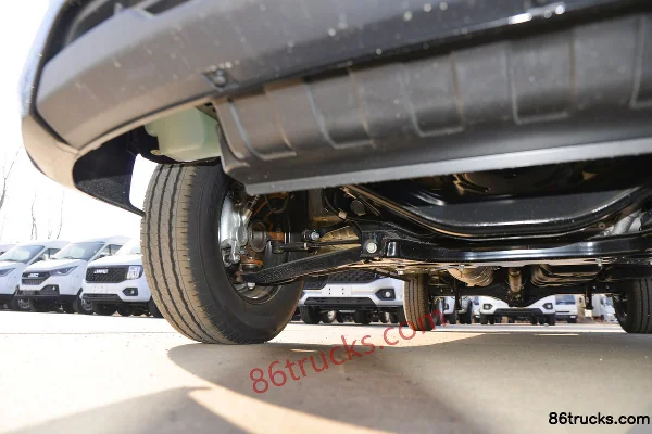 JMC Fushun 2023 Commercial Transport 146hp 6-Seat Short Wheelbase 2.0T Diesel Mid-High Roof Multi-Purpose Passenger Vehicle Chassis (2) | 86
