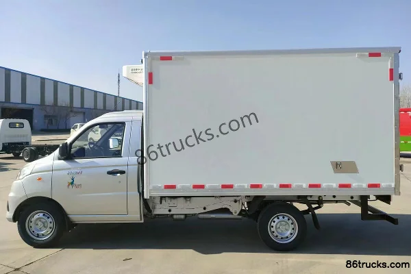 Foton Xiangling V1 116 ch 4X2(6 roues) Camion frigorifique 3,05 m (marque Shuntai) Extérieur (3) | 86Trucks