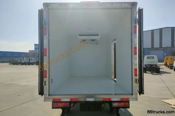 Foton Xiangling V1 116 ch 4X2(6 roues) Camion frigorifique 3,05 m (marque Shuntai) Châssis (2) | 86Trucks