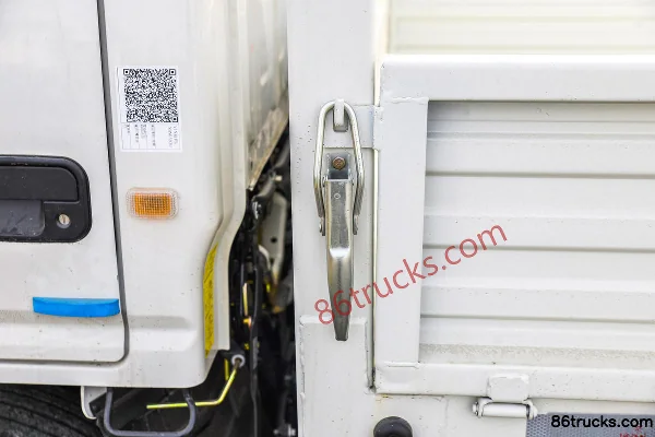 JMC Shunda Narrow Body 122hp 4X2(6 wheels) 4.22m Single-row Flatbed Light Truck (China VI) (3) | 86Trucks